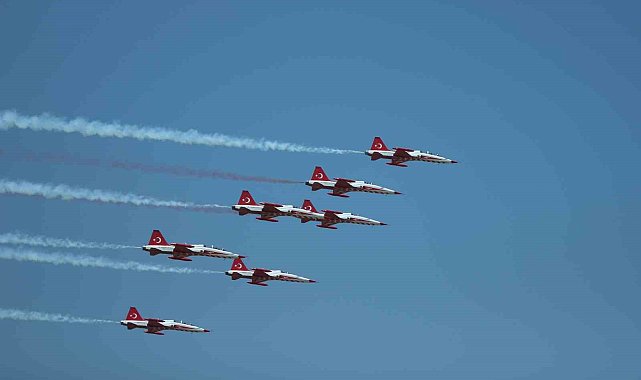 Türk Hava Kuvvetleri'nin 115. yaşında Çiğli'de görkemli festival