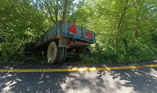 Türkeli'de traktör şarampole devrildi