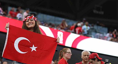 Türkiye - ABD maçını stadyumda 70 bin 492 taraftar takip etti
