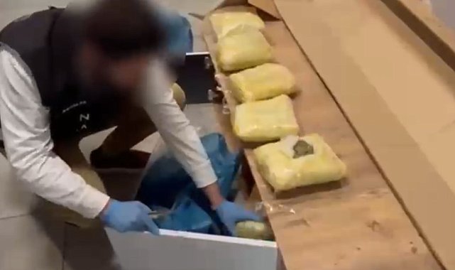 TV ünitesinde uyuşturucu gizleyip, kargoyla uyuşturucu sevkiyatına polis engeli