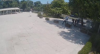 Üç aracın karıştığı kazanın güvenlik kamerası ortaya çıktı