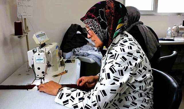 Ümraniye'de kumaşlar tasarıma, hayaller mesleğe dönüşüyor