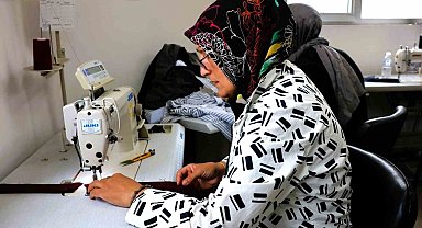 Ümraniye'de kumaşlar tasarıma, hayaller mesleğe dönüşüyor