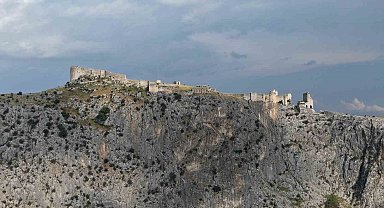 UNESCO listesindeki Anavarza Antik Kenti ziyaretçilerini ağırlıyor