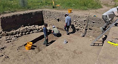 Uşaklı Höyük'teki kazılarda eski çağlara ait ritüel alanları araştırılıyor