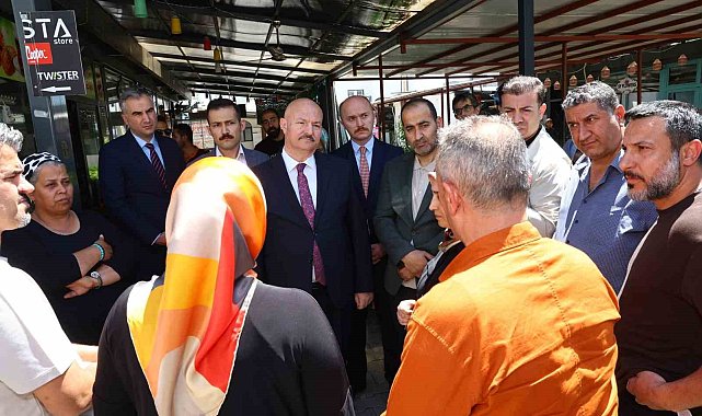 Vali Küçük, Balıkesir Çarşısı'nda esnaf ve vatandaşlarla buluştu