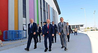 Vali Varol, Söke Gençlik ve Spor Kompleksi'nde incelemelerde bulundu