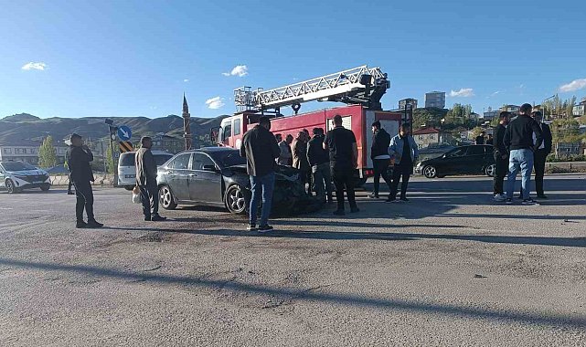 Van Özalp'te zincirleme kaza: 4 yaralı