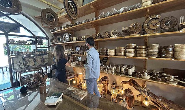 Van'da ömrünü tamamlamış ceviz ağaçları dekoratif ürünlere dönüşüyor
