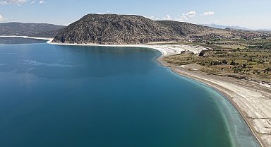 Yeşilin ve mavinin buluştuğu Salda Gölü yeni sezona hazır