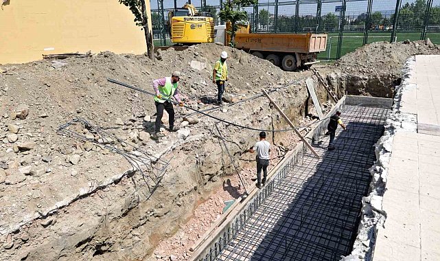 Yıldırım'da 4 mevsim yüzme keyfi