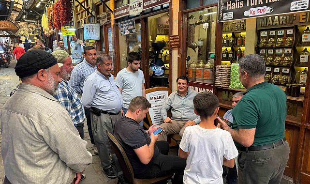 Yılmaz, tarihi Elmacı Pazarı'nda esnafla buluştu