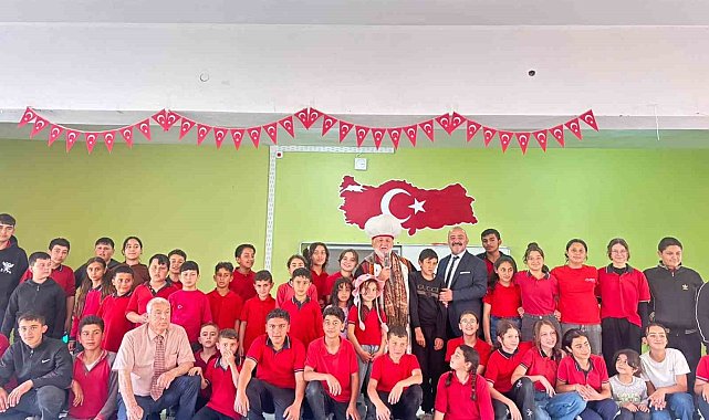 Yozgat'ta öğrenciler Nasreddin Hoca ile buluştu