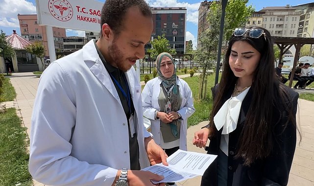 Yüksekova'da sağlık ekiplerinden 'sokakta sigarayı bırakma' seferberliği