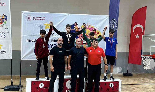 Yunusemreli güreşçilerden Uşak'tan 3 madalya