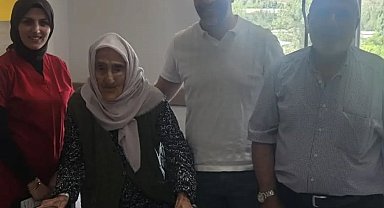 100 yaşındaki hasta kalça kırığı ameliyatının ardından yeniden yürüdü