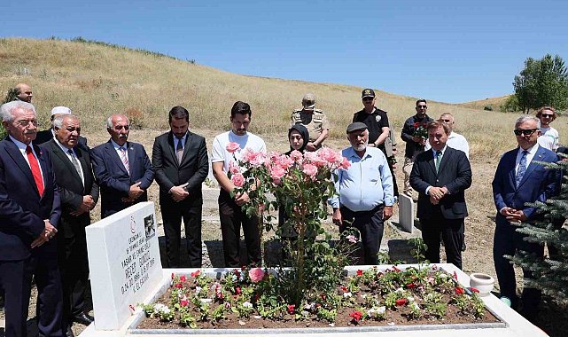 15 Temmuz şehidi Gündüz kabri başında dualarla anıldı