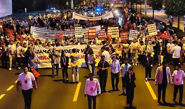 15 Temmuz'un 10. yıl dönümünde Cumhurbaşkanlığı Külliyesi'ne yürüyüş