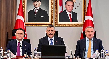3 Bakan futbolu masaya yatırdı