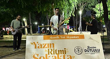 'Akustik Yaz Akşamları' Manisalılara müzik dolu bir hafta sonu yaşattı