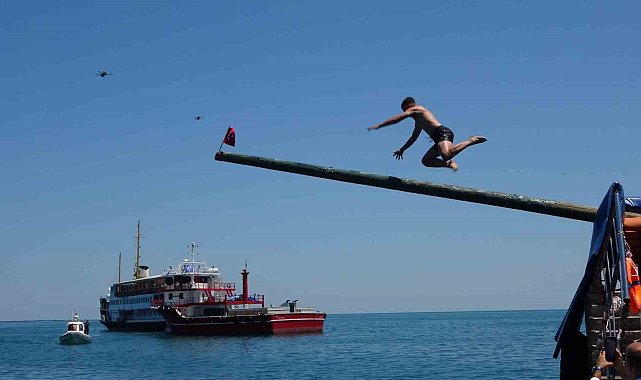 'Sakin şehir'de Denizcilik ve Kabotaj Bayramı kutlandı