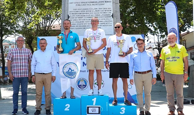5. Açık Deniz Yüzme Maratonu'nda kulaçlar Mudanya için atıldı