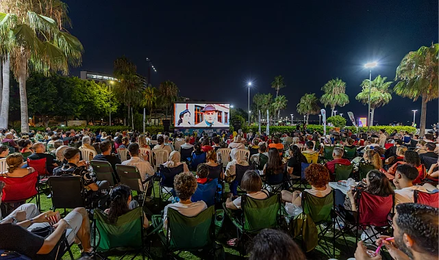 Açık hava sinema keyfi günümüze taşındı