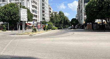 Adanalılar sıcaktan kaçtı, cadde ve sokaklar boş kaldı