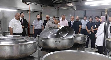 ADÜ Rektörü Kent, merkez yemekhanesinde incelemelerde bulundu