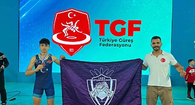 Afyonkarahisarlı güreşçi'den büyük başarı