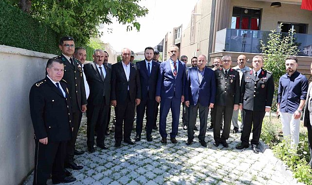 Ağrı Valisi Bozkurt'tan 15 Temmuz gazisi Yusuf Balıkçı'ya evinde ziyaret