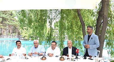 AK Parti Erzurum teşkilatı hizmetleri değerlendirdi