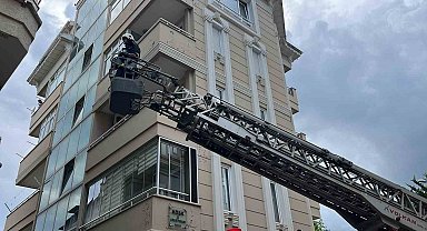 Alanya'da apartman dairesinin mutfağında çıkan yangın korkuttu