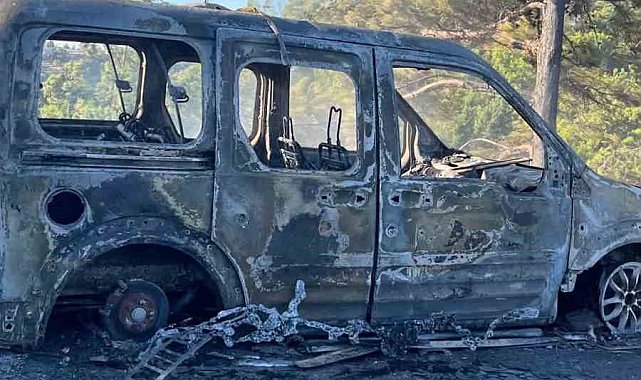 Alanya'da çalılık alanda çıkan yangında bir araç ve ev hasar gördü