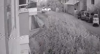 Alanya'da otomobil ile kamyonet çarpıştı: 2 yaralı