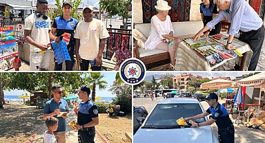 Alanya'da turistlere 4 dilde güvenlik rehberi... Polislerden kent haritası dağıtımı