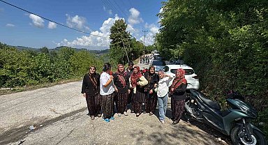 Alaplı'da asırlık düğün geleneği: Kadınlar davul zurna eşliğinde karşılanıyor