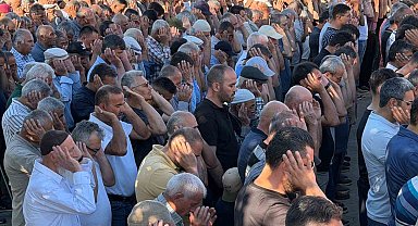 Almanya'dan memleketlerine giderken kazada ölen 3 kişi son yolculuğuna uğurlandı