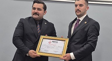 Alperen Ocakları Darıca'da yeni dönem... Adem Akkaş mazbatasını aldı