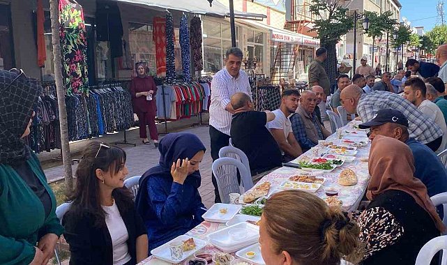 Anahtar Parti Kırşehir teşkilatı çarşı esnafıyla kahvaltıda buluştu