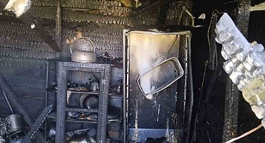 Ankara'da ormanlık alanda çıkan yangında 2 bağ evi kullanılamaz hale geldi