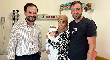 Anne karnındaki bebeğin ciğerine operasyon
