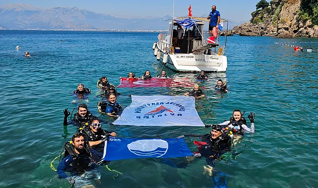 Antalya Muratpaşa'da Erenkuş Plajı'nda deniz dibi temizliği