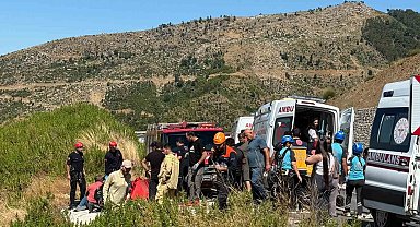 Antalya'da otomobil uçuruma yuvarlandı: 5 ölü, 2 yaralı