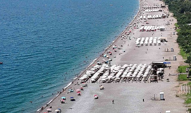 Antalya'da termometreler 38 dereceyi gösterdi, sahiller doldu
