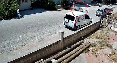 Aşırı sıcaktan etkilenen postacı motosikletiyle aydınlatma direğine çarptı