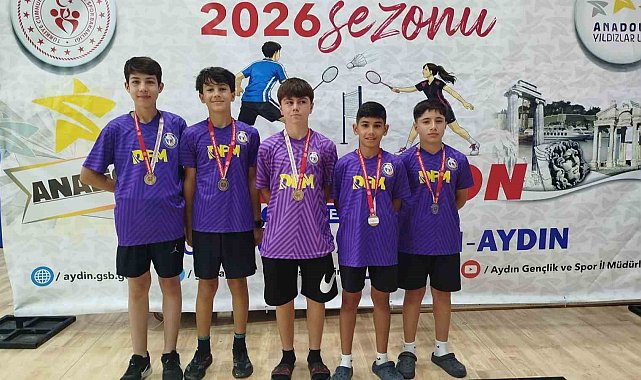 Aydınlı badmintoncular yarı finale yükseldi