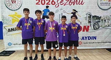Aydınlı badmintoncular yarı finale yükseldi