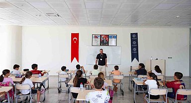 Aydınlı çocuklar yaz tatilini İngilizce öğrenerek geçiriyor