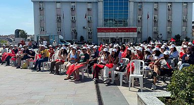 Bahçelievler'de A Milli Kadın Voleybol Takımı'nın zaferi dev ekranda izlendi